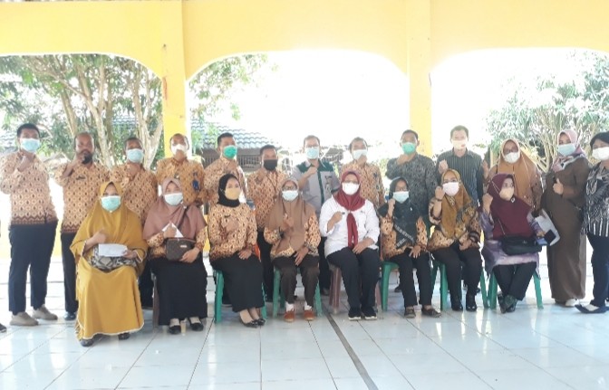 $rows[judul]